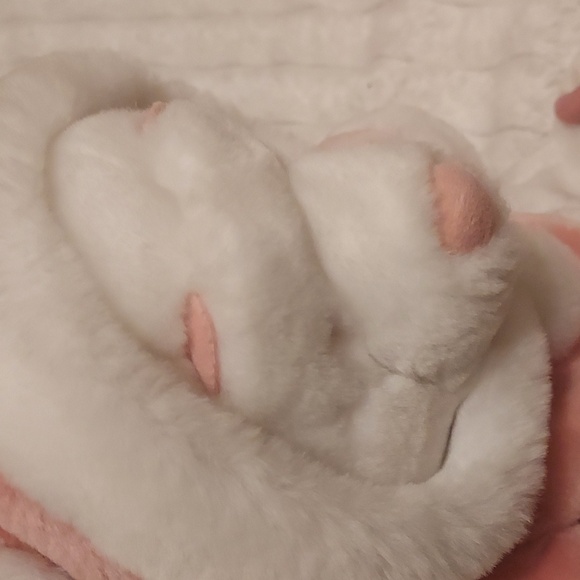 Pooh Bear Pink And White Winter Disney Store Exclusive Stuffy - Picture 4 of 6